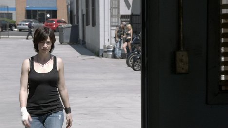 Maggie Siff - Sons of Anarchy - Poenitentia - Photos