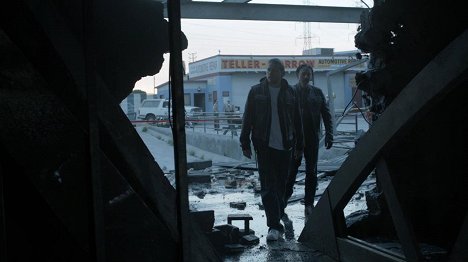 Charlie Hunnam, Tommy Flanagan - Sons of Anarchy - Korrupte Cops - Filmfotos