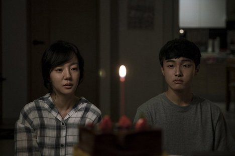 Soo-jeong Im, Chan-yeong Yoon - Dangshinui bootak - De la película