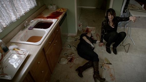 Maggie Siff, Katey Sagal - Sons of Anarchy - Le Sang d'une mère - Film
