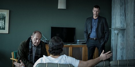 Peter Haber, Mikael Persbrandt - Beck - Familjen - Van film