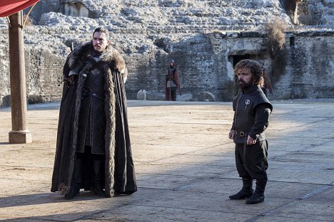 Kit Harington, Peter Dinklage - Game of Thrones - The Dragon And The Wolf - Van film