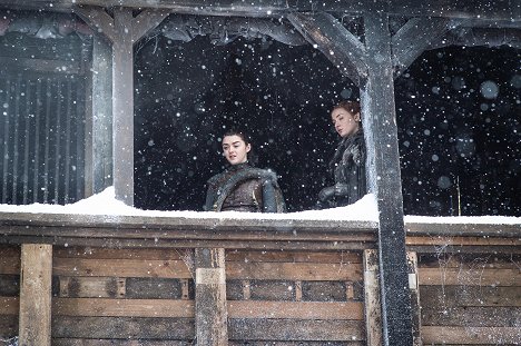 Maisie Williams, Sophie Turner - Game of Thrones - Beyond the Wall - Photos