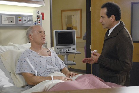Dan Butler, Tony Shalhoub - Monk - Mr. Monk Goes to the Hospital - Photos