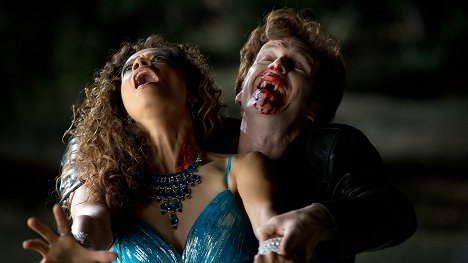 Erica Gimpel, Denis O'Hare - True Blood - Sonnenuntergang - Filmfotos