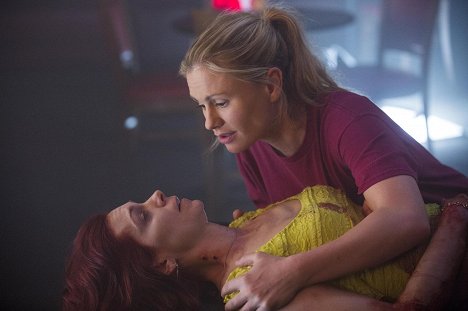 Carrie Preston, Anna Paquin - True Blood - Death Is Not the End - Photos