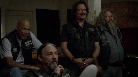 David Labrava, Tommy Flanagan, Kim Coates, Mark Boone Junior - Sons of Anarchy - Playing with Monsters - Van film