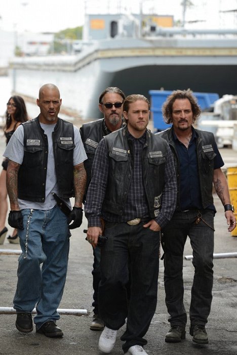 David Labrava, Tommy Flanagan, Charlie Hunnam, Kim Coates - Sons of Anarchy - Playing with Monsters - Van film