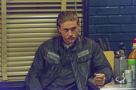 Charlie Hunnam - Synowie Anarchii - Jakieś szczególne wstrząśnienia - Z filmu