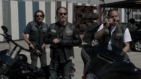 Kim Coates, Tommy Flanagan, Charlie Hunnam - Sons of Anarchy - Familienangelegenheiten - Filmfotos