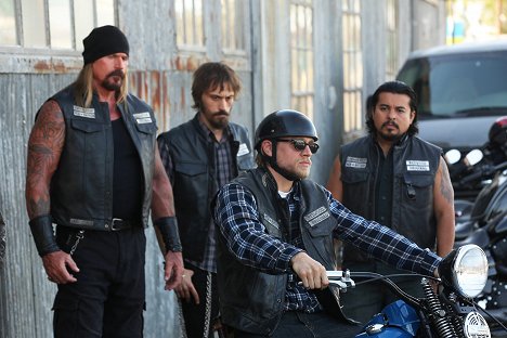 Rusty Coones, Niko Nicotera, Charlie Hunnam, Jacob Vargas - Sons of Anarchy - As boas ações do pai - Do filme