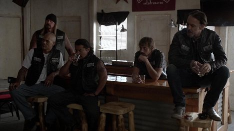 Rusty Coones, David Labrava, Jacob Vargas, Niko Nicotera, Tommy Flanagan - Synowie Anarchii - Droga - Z filmu
