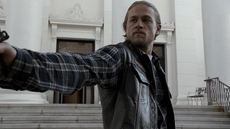 Charlie Hunnam - Sons of Anarchy - Papa's Goods - Photos