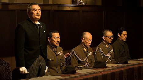 Tsutomu Yamazaki, Kōji Yakusho - The Emperor in August - Photos