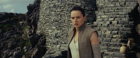 Daisy Ridley - Star Wars: Episode VIII - Die letzten Jedi - Filmfotos