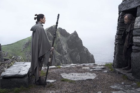 Daisy Ridley, Mark Hamill - Star Wars: The Last Jedi - Kuvat elokuvasta