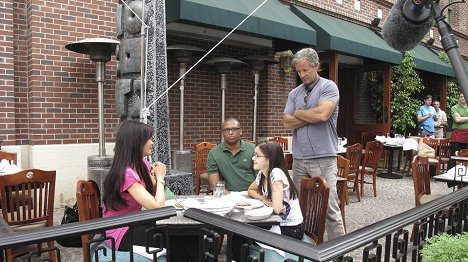 Sofía Vergara, Reginald Hudlin, Ariel Winter, Christopher Lloyd - Modern Family - Le Chas de l'aiguille - Tournage