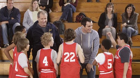 Ed O'Neill, Ty Burrell, Rico Rodriguez - Moderni perhe - Benched - Kuvat elokuvasta