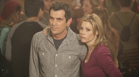 Ty Burrell, Julie Bowen - Modern Family - Travels with Scout - Van film