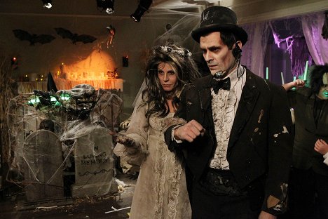 Julie Bowen, Ty Burrell - Modern Family - Halloween - Photos