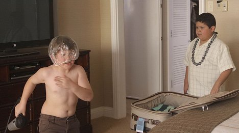 Nolan Gould, Rico Rodriguez - Współczesna rodzina - Hawaje - Z filmu