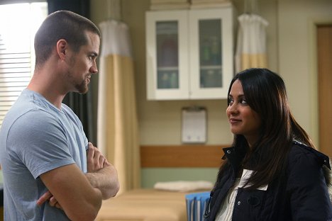 Shane West, Parminder Nagra - Urgencias - Shifting Equilibrium - De la película