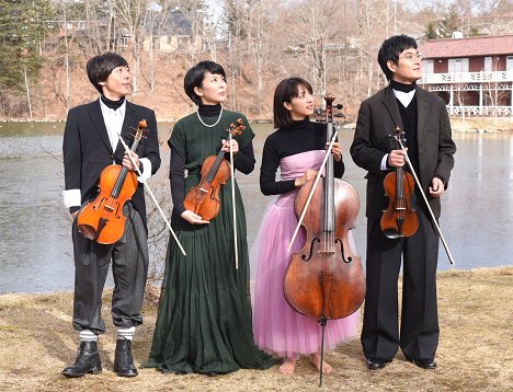 高橋一生, Takako Matsu, Hikari Mitsushima, Ryūhei Matsuda - Quartet - Van film