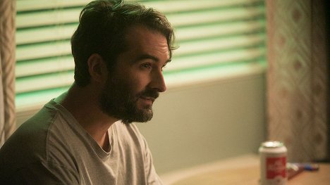 Jay Duplass - Pokoj 104 - I Knew You Weren't Dead - Z filmu