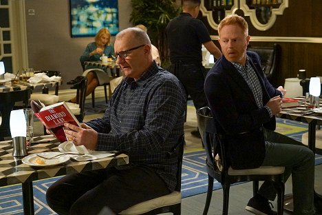 Ed O'Neill, Jesse Tyler Ferguson - Moderni perhe - Alone Time - Kuvat elokuvasta