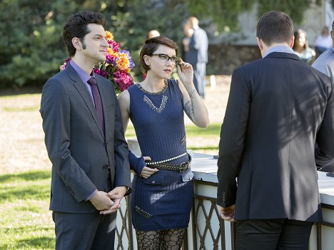 Ben Schwartz, Valorie Curry - House of Lies - The Urge to Save Humanity Is Almost Always a False Front for the Urge to Rule - Photos