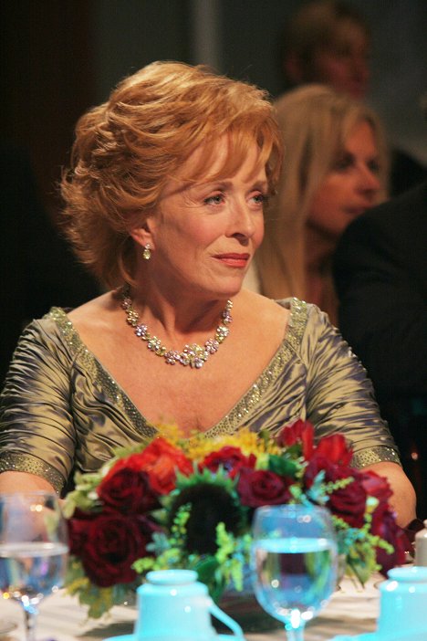 Holland Taylor - Two and a Half Men - Der Jingle-Mufti - Filmfotos