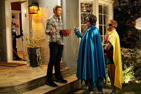 Sam Daly, Eric Stonestreet, Jesse Tyler Ferguson - Moderná rodina - Halloween 4: The Revenge of Rod Skyhook - Z filmu