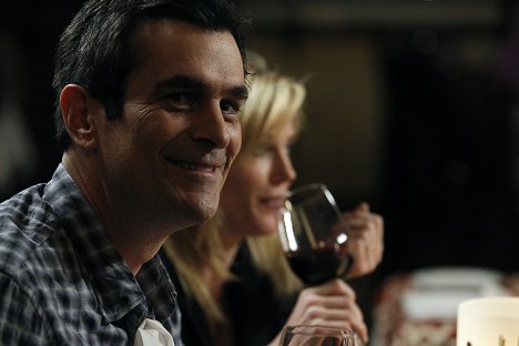 Ty Burrell - Modern Family - Tante Mommy - Filmfotos