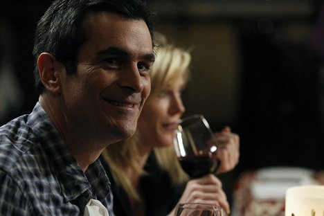 Ty Burrell - Egy rém modern család - Elsietett ígéret - Filmfotók