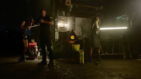 Alan Ritchson, Renée Castle - Blood Drive - Dämmerung in Steel City - Filmfotos