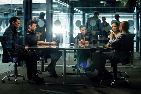 Michael Ealy, Karl Urban, Lili Taylor, Minka Kelly - Almost Human - Arrhythmia - Photos