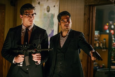 Zane Holtz, D.J. Cotrona - Alkonyattól pirkadatig - Santa Sangre - Filmfotók