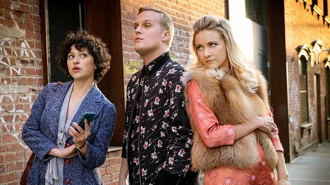 Alia Shawkat, John Early, Meredith Hagner - Search Party - The Secret of the Sinister Ceremony - Z filmu