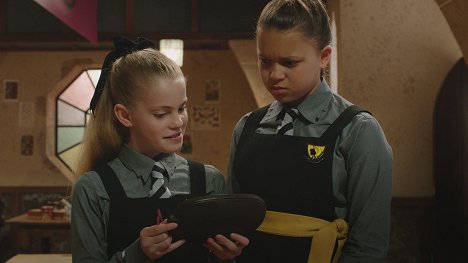 Jenny Richardson, Tallulah Milligan - The Worst Witch - New Girl - Photos