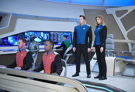 Scott Grimes, J. Lee, Seth MacFarlane, Adrianne Palicki - The Orville - Old Wounds - Photos