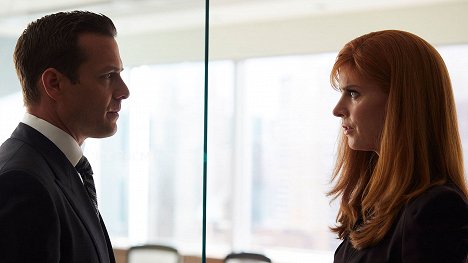 Gabriel Macht, Sarah Rafferty - Suits - Full Disclosure - Photos