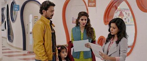 Irrfan Khan, Dishita Sehgal, Saba Qamar, Tillotama Shome - Hindi Medium - Z filmu