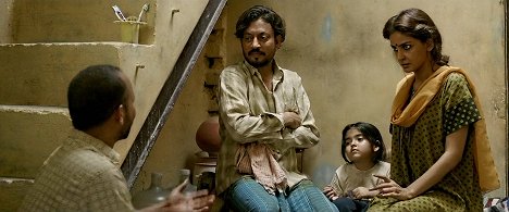 Irrfan Khan, Dishita Sehgal, Saba Qamar - Hindi Medium - Do filme