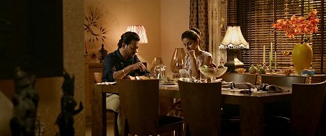 Irrfan Khan, Saba Qamar - Hindi Medium - Do filme