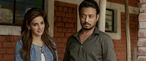 Saba Qamar, Irrfan Khan - Hindi Medium - Do filme