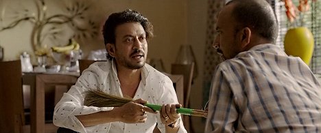 Irrfan Khan, Deepak Dobriyal - Hindi Medium - De la película