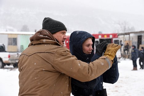 Jeremy Renner, Elizabeth Olsen - Wind River - Photos