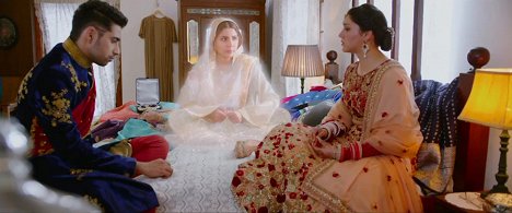 Suraj Sharma, Anushka Sharma, Mehreen Pirzada - Phillauri - De la película