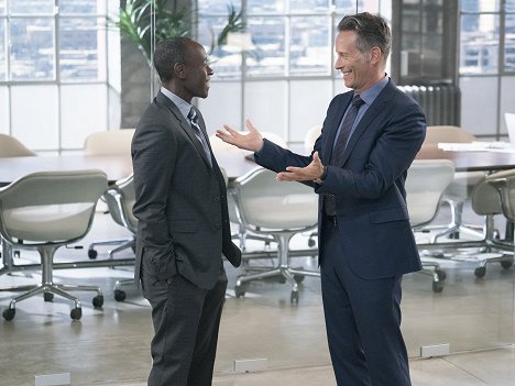 Don Cheadle, Steven Weber - House of Lies - Holacracy - Van film