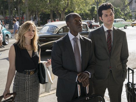 Kristen Bell, Don Cheadle, Ben Schwartz - House of Lies - No Es Facil - Photos